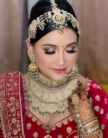 Tisha Gunjyal Professional Makeup Artist